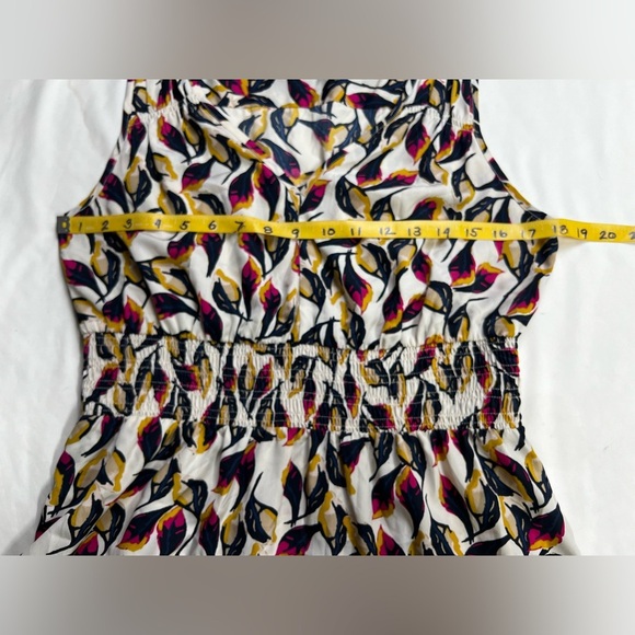 BANANA REPUBLIC White and navy leaf‎ print peplum top size M. - Picture 11 of 12